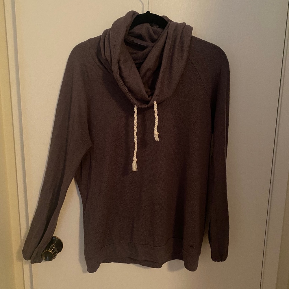 O’Neill plum light sweater